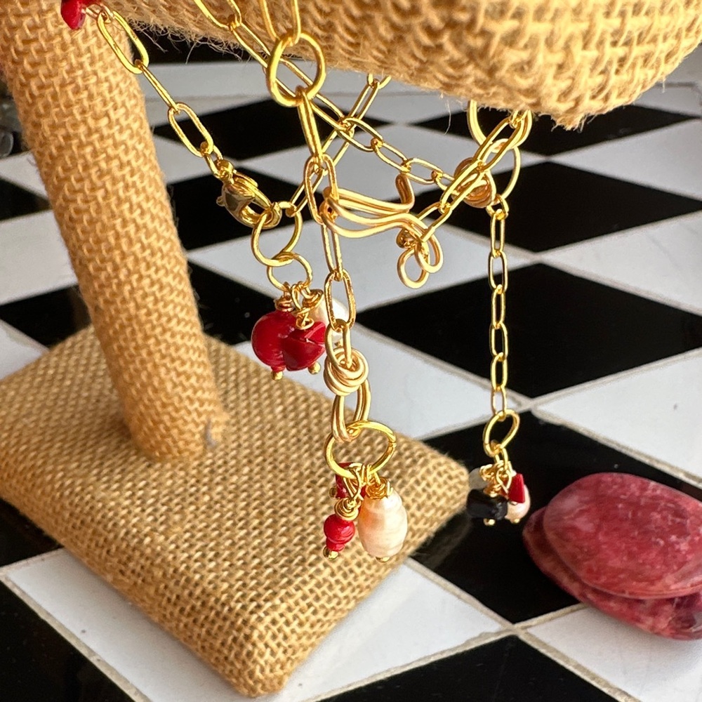 Red coral and gold gold love hearts dainty tennis adjustable bracelet - Picture 2 of 6